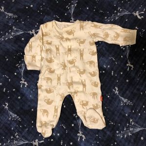 Sloths 🦥 🧲 NB footie